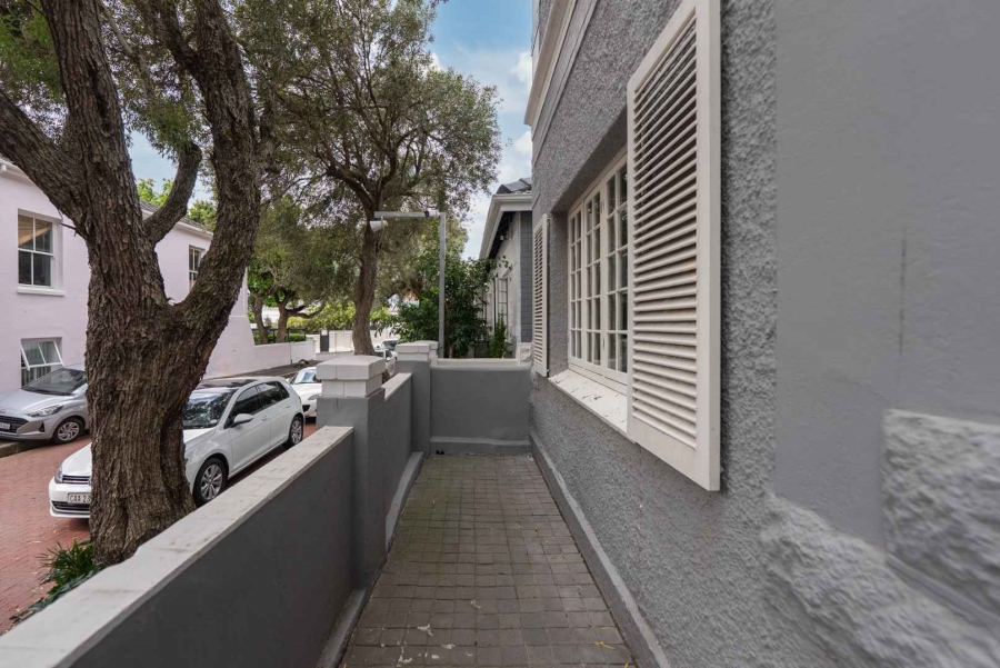 3 Bedroom Property for Sale in Oranjezicht Western Cape